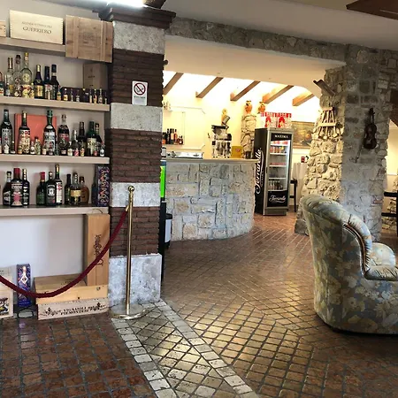 Bed and breakfast Morellis 3*